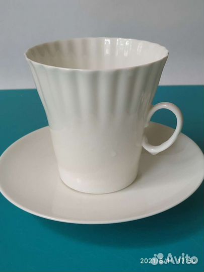 Чашки с блюдцами