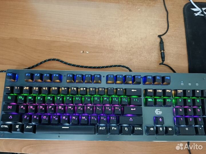 Продаю игровую клавиатуру gembird