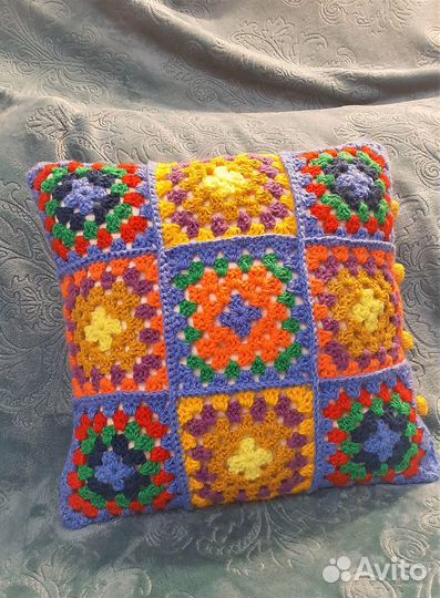 Подушка вязаная крючком. размер 40х40
