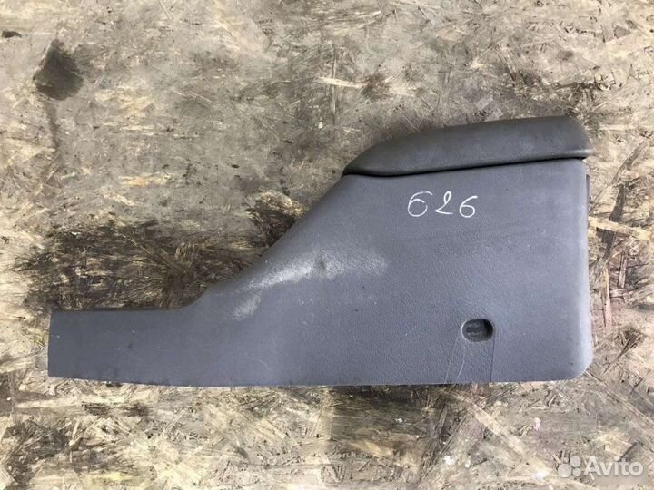 Центральная консоль Mazda 626 лифтбек 2.0 1993