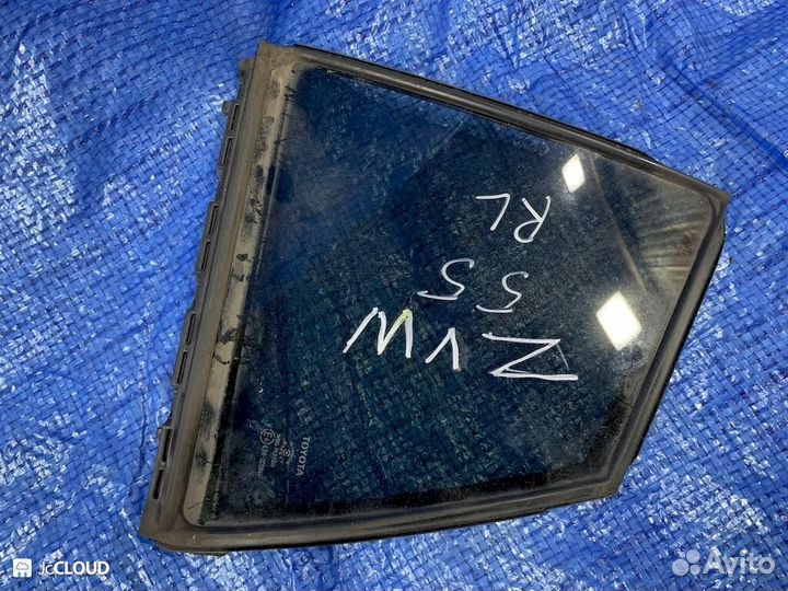 Стекло двери на toyota prius ZVW55 2zrfxe