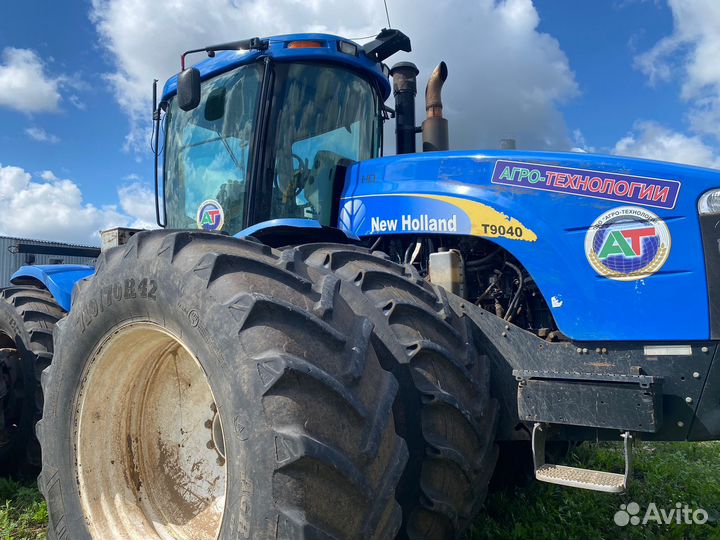 Трактор New Holland Т9040