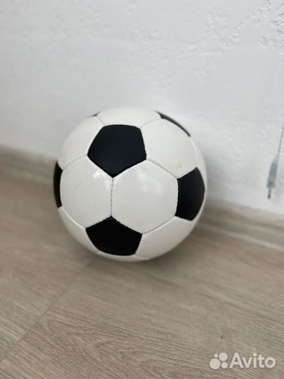 Футбольный мяч ручная работа