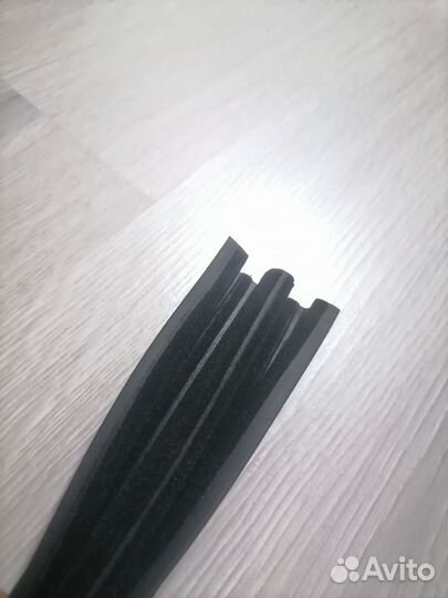 Уплотнитель бокового сдвижного окна Mazda bongo