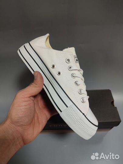 Кроссовки женские весна