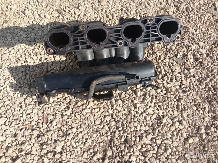 Коллектор впускной 2.0 Nissan Primera P12 QR20