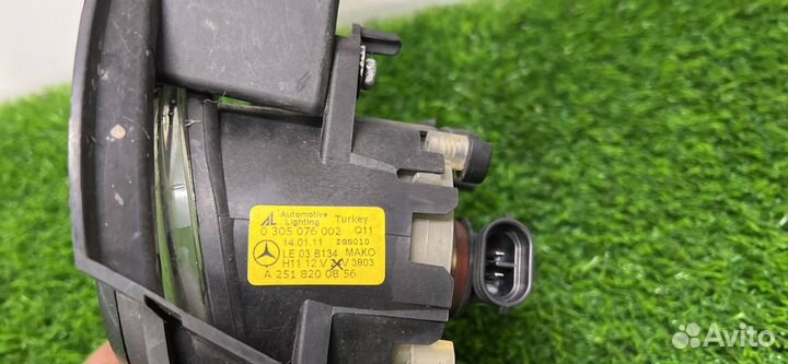 Фара противотуманная правая Mercedes-Benz C-Класс