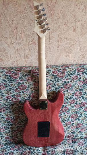 Электрогитара Ibanez Stratocaster Custom Made