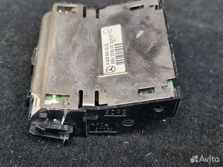 Дисплей переднего парктроника Mercedes W203