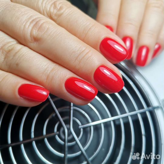 Маникюр с покрытием гель-лак, наращивание ногтей