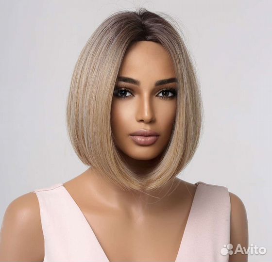 Парик каре тёплый блонд