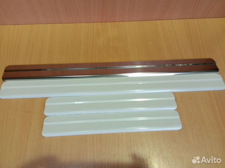 Накладки на пороги Nissan Pathfinder (нержавейка)