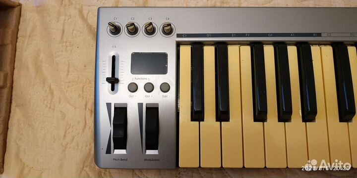 Миди клавиатура 61 клавиша