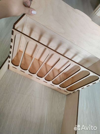 Сенник деревянный