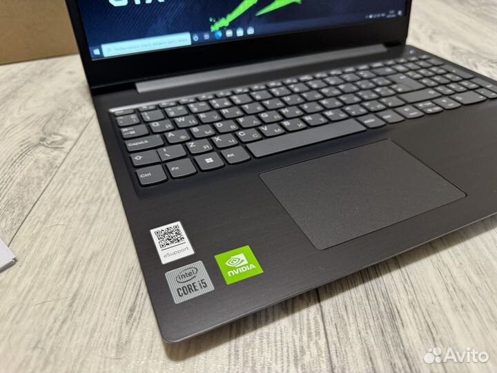 Новый Lenovo V15/ Core i5/ GeForce MX330