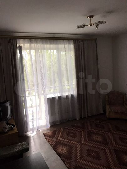 Комната 23 м² в 2-к., 2/4 эт.