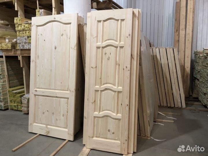 Двери межкомнатные из массива