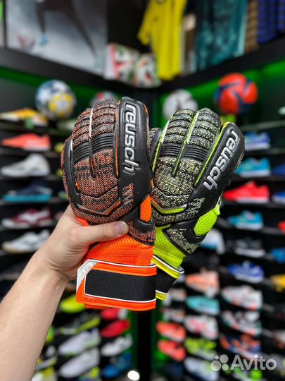 Вратарские перчатки Reusch