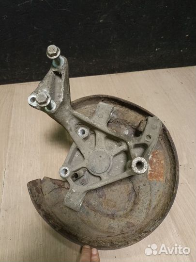 Ступица цапфа кулак задняя левая Audi Тт