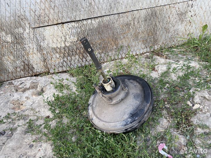 Вакуумный усилитель Audi b4 80