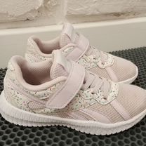 Кроссовки reebok 30(19)состояние отличное