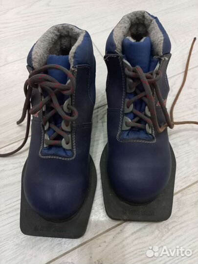 Лыжные ботинки детские 31 р-р