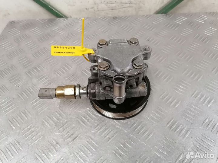 Насос гур Volkswagen Golf 4 1.6 8V