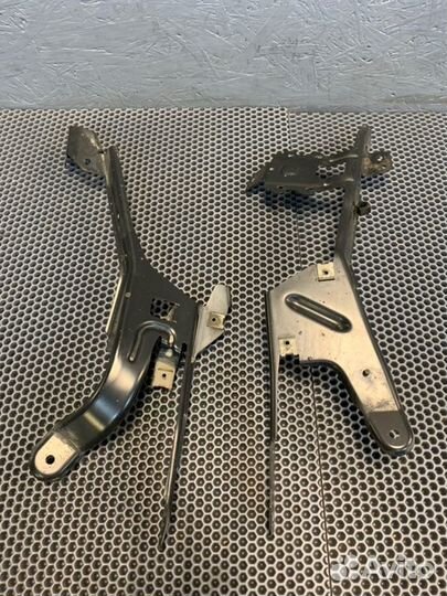 Кронштейн крыла передний Porsche Panamera 970 cwaa