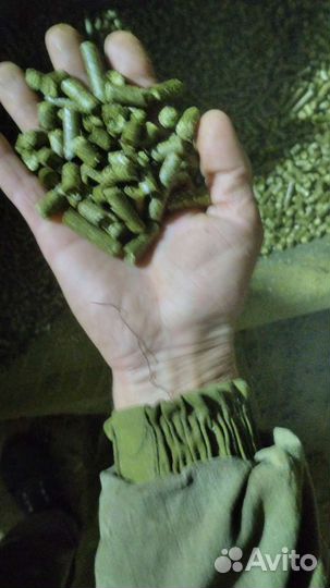 Витаминотравяная мука в гранулах из люцерны