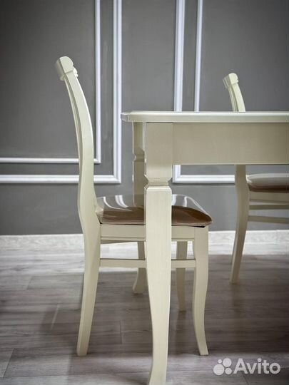 Стол и стулья от производителя. В наличии
