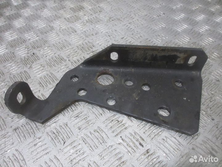 Кронштейн задней траверсы левый Scania 1496813