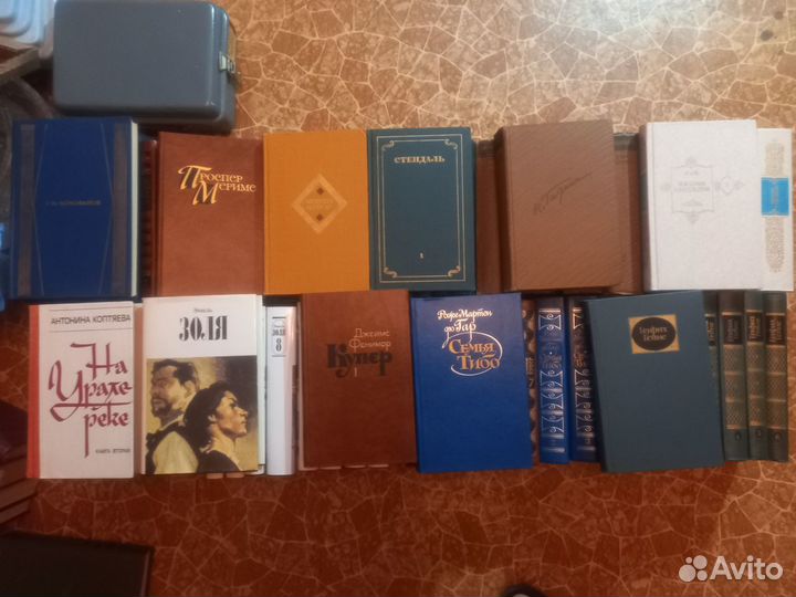 Книги. Собрание сочинений. Рассказы. Избранное