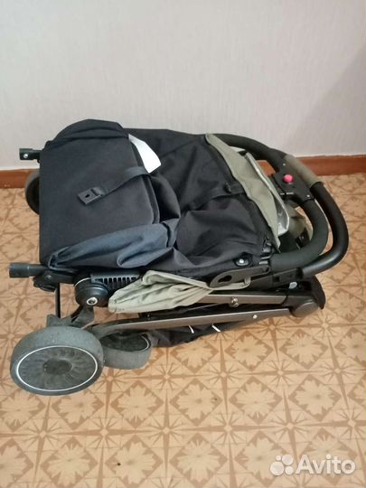 Прогулочная коляска(сломана, на запчасти)