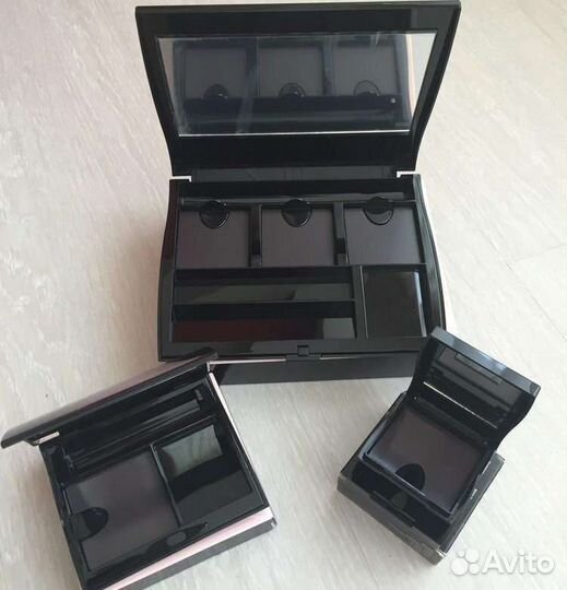 Футляры для косметики