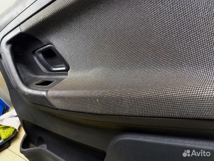 Обшивка двери передней правой Fabia 2007-2015