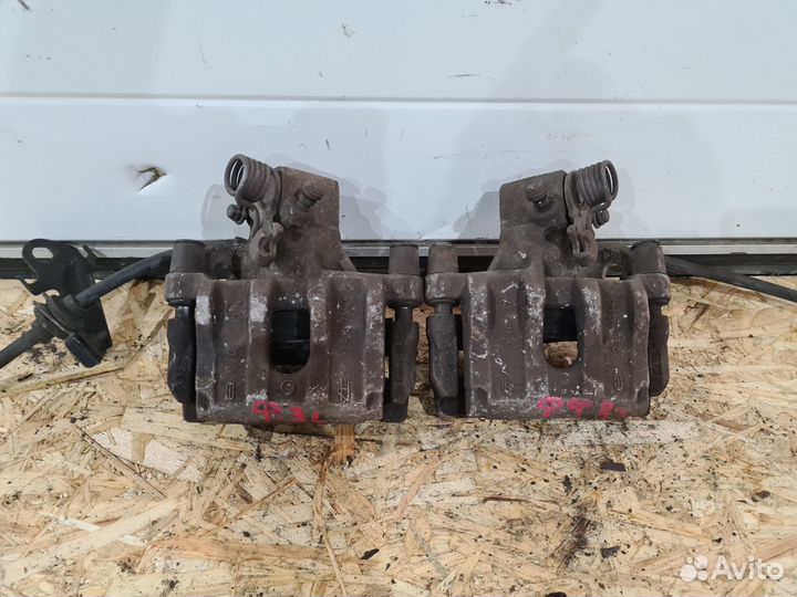 Задние тормозные суппорты Ford Focus 3