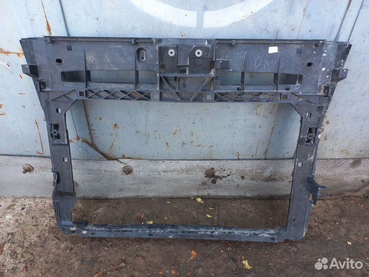 Панель передняя (телевизор ) Skoda Karoq