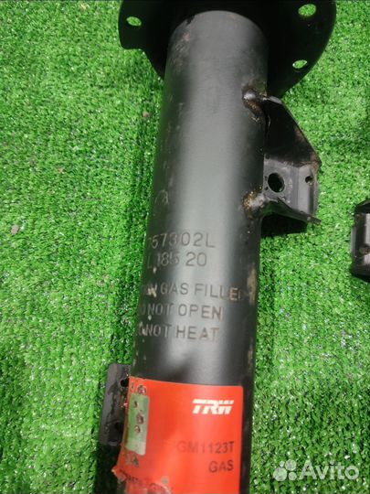 Комплект задний амортизаторов BMW 3-Series