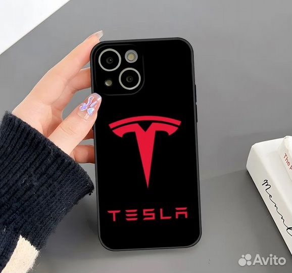 Чехол Tesla для iPhone 15