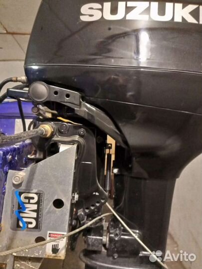 Лодка с мотором