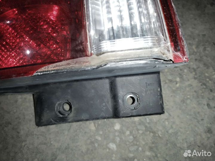 Фонарь задний toyota LK200