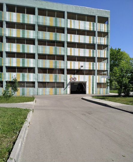 Машиноместо, 16 м²