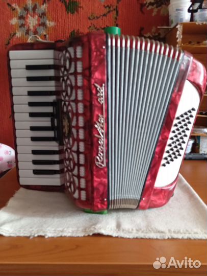 Аккордеон, 1/2, половинка, немецкий, на 40 басов