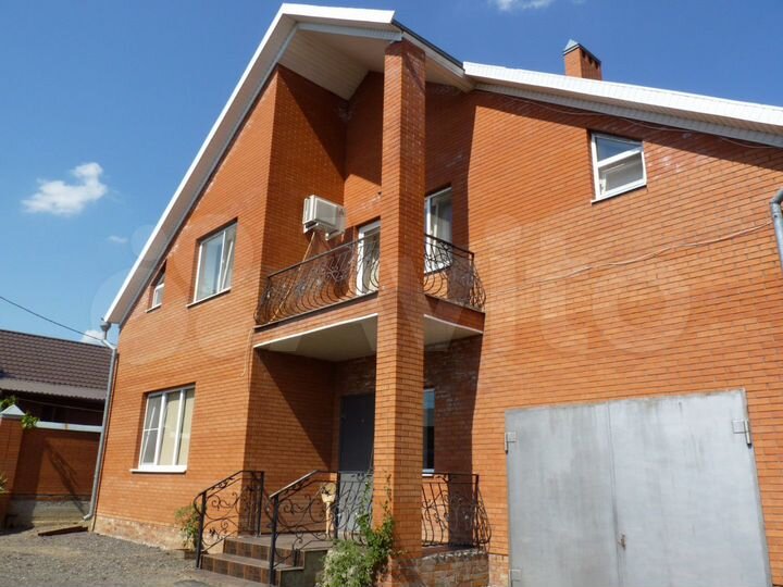 Дом 180 м² на участке 5 сот.