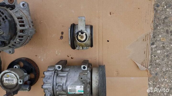 Запчасти на двигатель рено