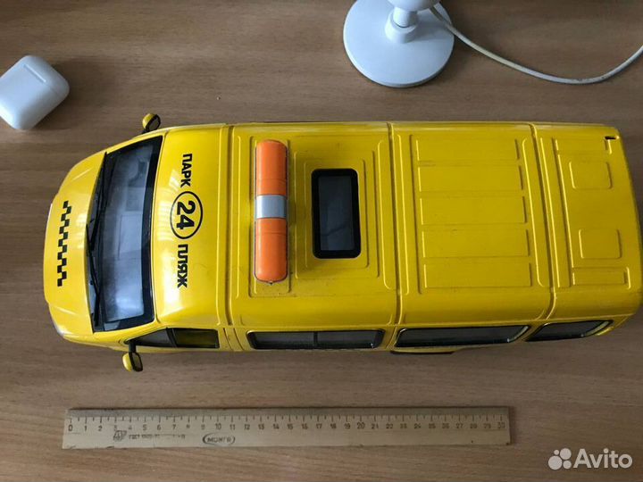 Машинка игрушечная Газель