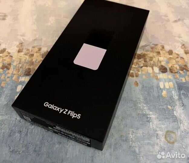 Samsung Galaxy Z Flip5, 8/256 ГБ