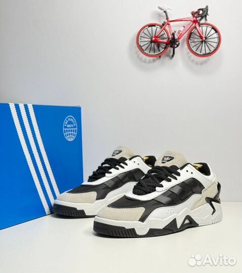 Кроссовки adidas