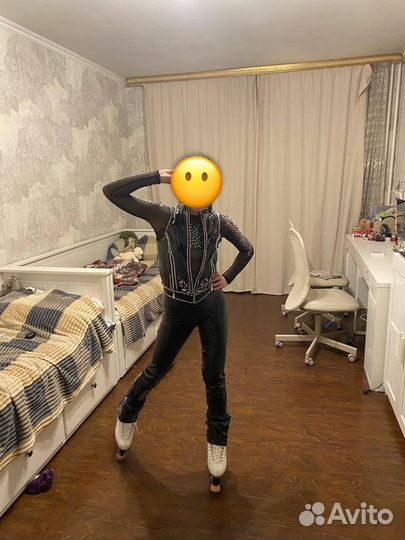 Костюм для выступлений фигурное катание