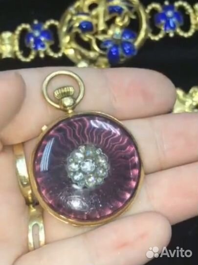 Золотые старинные карманные часы